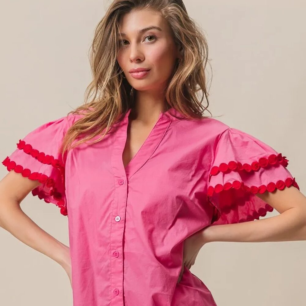 NWT BiBi Dot Trim‎ Flutter Sleeve Notched Top
